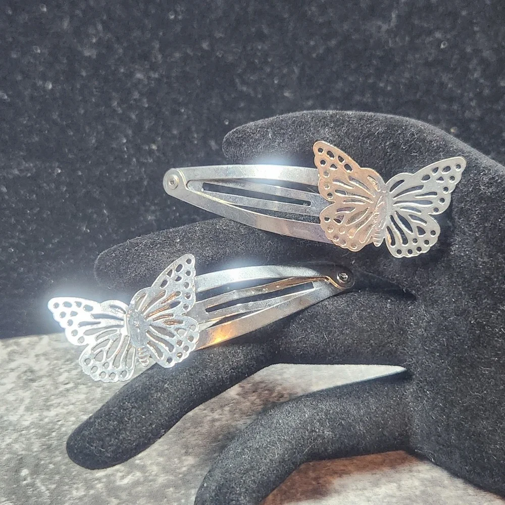 Vintage Silver Butterfly Snap Hair Clips Filigree Metal Barrettes 2pc Set